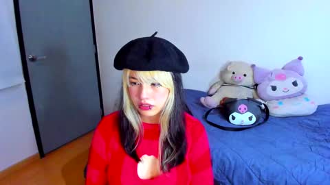 Azu Moure online show from February 2025 07:06:02 AM