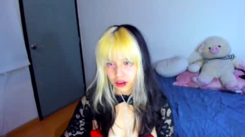 Azu Moure online show from February 2025 06:39:02 AM