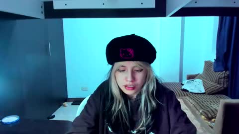 Azu Moure online show from March 2025 10:24:01 AM