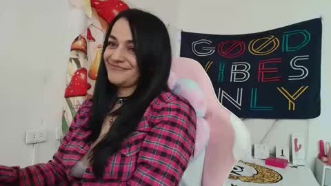 Snapshot of azucenaxxxgp chatting on April 2026 03:37:02 PM Azucena R online show from April 2026 03:37:02 PM