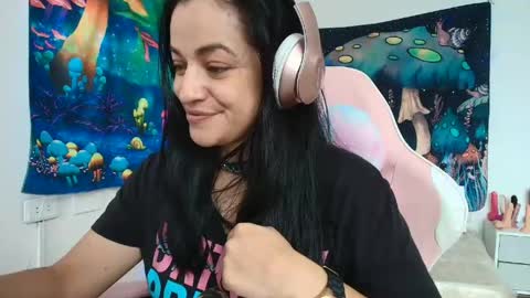 Snapshot of azucenaxxxgp chatting on April 2026 04:00:01 PM Azucena R online show from April 2026 04:00:01 PM