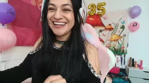 Snapshot of azucenaxxxgp chatting on May 2026 03:17:02 PM Azucena R online show from May 2026 03:17:02 PM