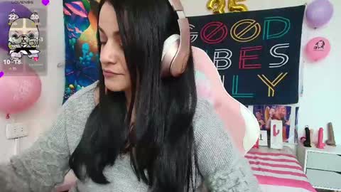 Snapshot of azucenaxxxgp chatting on May 2026 03:06:02 PM Azucena R online show from May 2026 03:06:02 PM