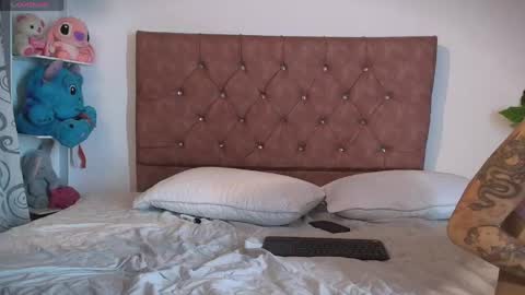 Snapshot of azul_honey chatting on May 2026 06:35:01 PM HONEY AZUL online show from May 2026 06:35:01 PM