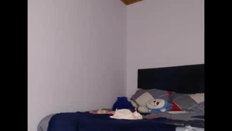 azulluna online show from June 2026 05:36:02 PM