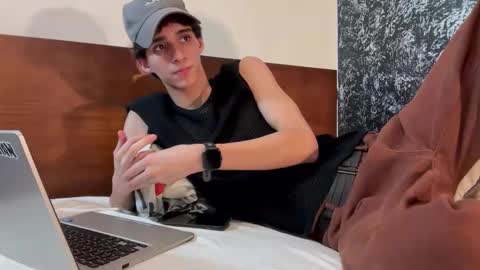 Snapshot of azulyfucsia chatting on November 2025 06:26:02 AM nice boy online show from November 2025 06:26:02 AM