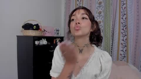Snapshot of azumi_saan chatting on May 2026 01:35:01 AM azumi saan online show from May 2026 01:35:01 AM