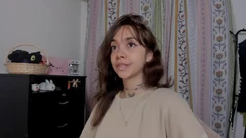 Snapshot of azumi_saan chatting on May 2026 02:40:02 AM azumi saan online show from May 2026 02:40:02 AM