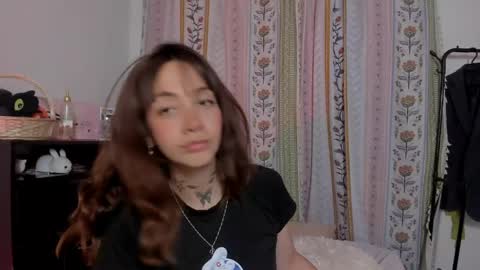 Snapshot of azumi_saan chatting on May 2026 02:19:02 AM azumi saan online show from May 2026 02:19:02 AM