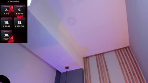 Azurra  online show from May 2026 09:23:02 PM