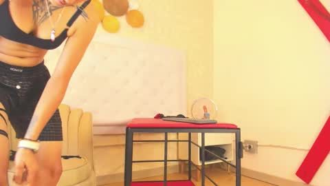 Anny online show from September 2025 08:08:02 PM