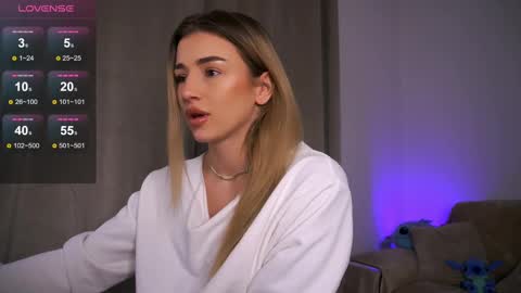 Snapshot of babbyaisha chatting on February 2025 07:21:01 PM Inna online show from February 2025 07:21:01 PM