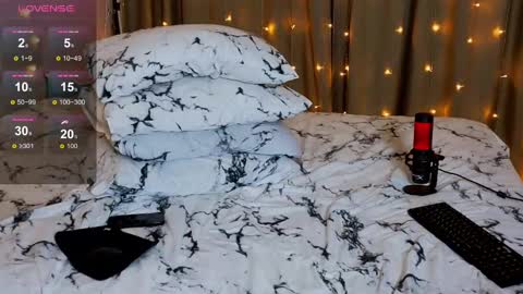 Lina online show from December 2024 08:03:02 PM