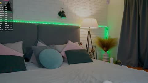 Baby   Lola online show from October 2025 12:50:01 PM