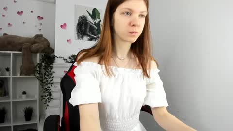 Evalena maybe just Eva online show from February 2025 04:55:01 AM