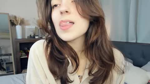 Emily online show from October 2025 07:17:01 AM