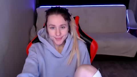 baby_kitte online show from December 2024 06:10:01 AM