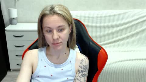 baby_kitte online show from October 2025 03:54:02 AM