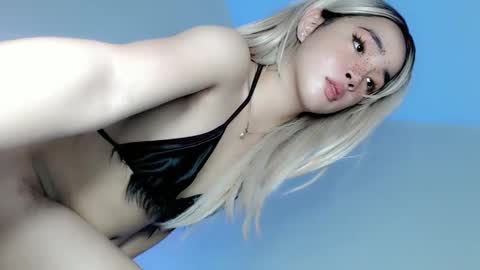 baby_sabrina19 online show from January 2025 09:37:01 PM