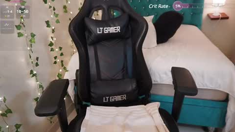 Snapshot of babyangiee chatting on February 2025 12:05:01 AM Instagram online show from February 2025 12:05:01 AM