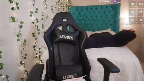 Snapshot of babyangiee chatting on February 2025 10:06:02 PM Instagram online show from February 2025 10:06:02 PM