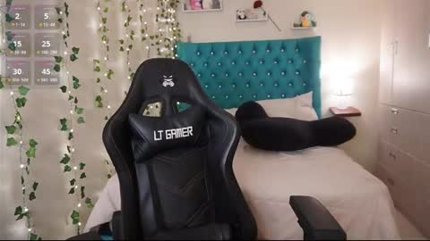 Snapshot of babyangiee chatting on March 2025 11:32:02 PM Instagram online show from March 2025 11:32:02 PM