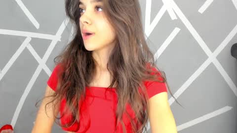 Snapshot of babyaylin chatting on December 2024 05:47:01 AM Aylin online show from December 2024 05:47:01 AM