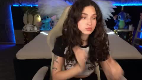 Sasha online show from October 2025 07:05:01 PM