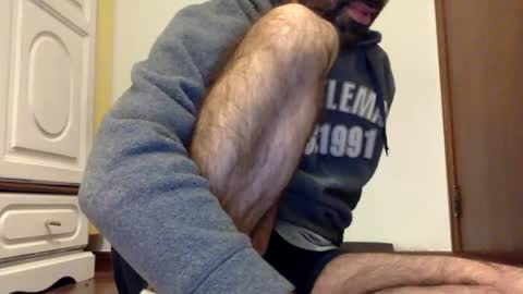 Tom A.    online show from January 2025 11:35:01 PM