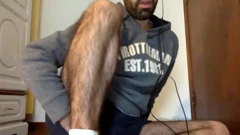 Tom A.    online show from February 2025 09:43:01 AM