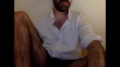 Tom A.    online show from October 2025 05:15:02 PM