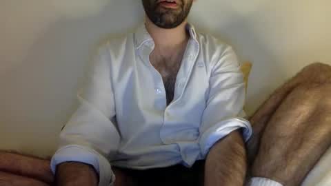 Tom A.    online show from November 2025 11:27:02 PM