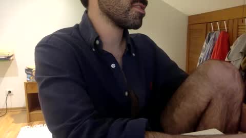 Tom A.    online show from November 2025 01:04:02 AM