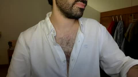 Tom A.    online show from November 2025 04:49:02 PM