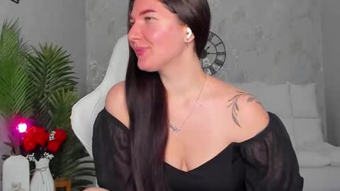 Sophia online show from October 2025 03:36:02 AM