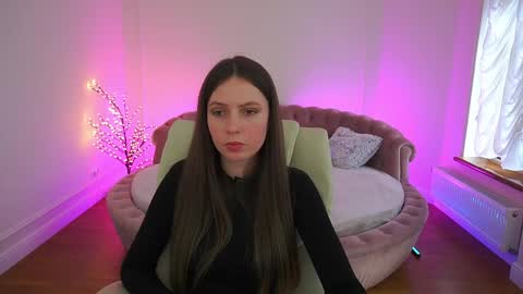 Lady Vi online show from April 2026 12:35:01 PM