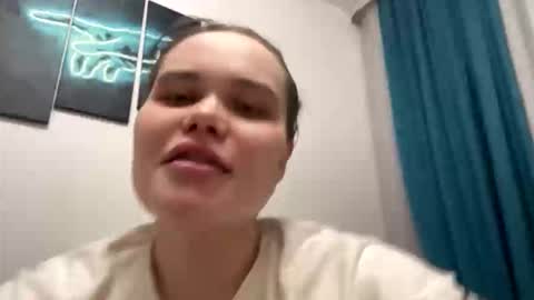 babymeow17 online show from October 2025 01:26:01 AM