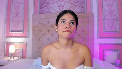 laura online show from April 2026 03:40:02 AM