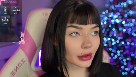 Nika online show from December 2025 04:03:01 PM