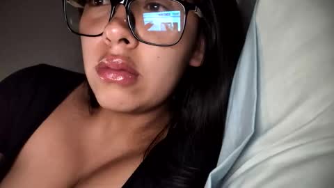 Snapshot of babyymango_ chatting on April 2026 09:18:01 AM Gisselle online show from April 2026 09:18:01 AM
