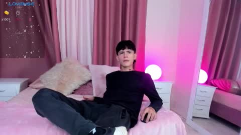 jhojan online show from October 2025 09:37:02 PM