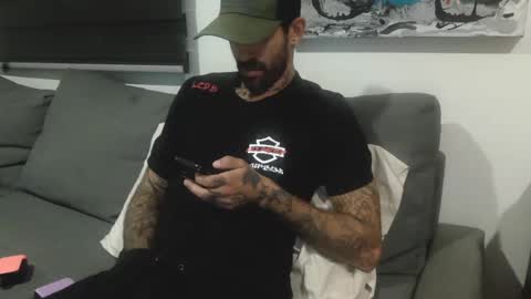 BadCouple  online show from September 2025 11:42:02 PM