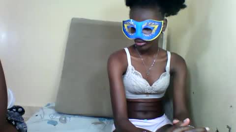 bads_hornies online show from November 2025 08:58:01 PM