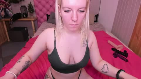 holly online show from February 2025 11:21:02 AM