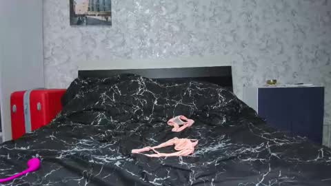 holly online show from October 2025 03:57:02 PM