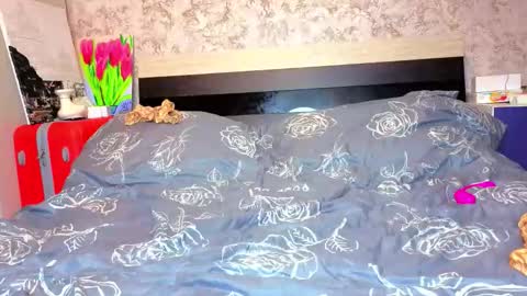 holly online show from March 2026 03:45:01 PM