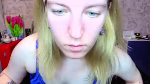 holly online show from April 2026 03:46:01 PM