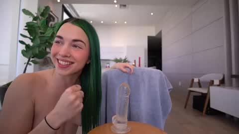 Bailey online show from February 2025 01:47:02 PM