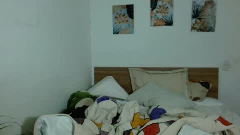 Andres -  online show from January 2025 09:58:01 PM