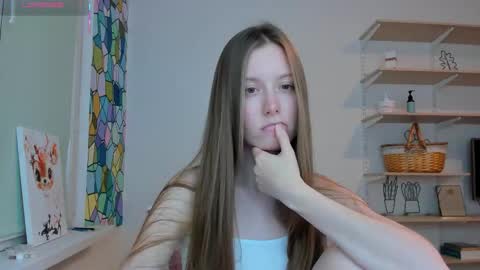 Kira online show from October 2025 08:42:01 PM